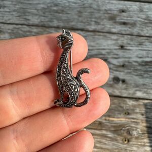 Vintage Jewelry Silver Tone Cool Cat Brooch Pin 1928 Collection Cat Jewelry